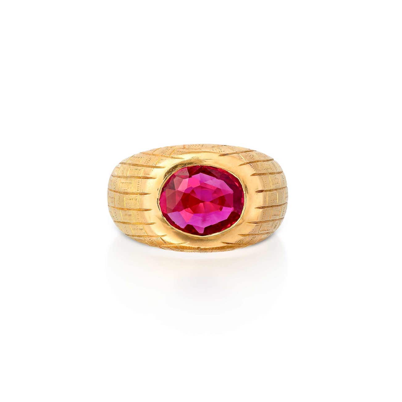 <p><strong>CARTIER</strong> <em>Gold and ruby ring, 1970s,</em> CHF24,000&ndash;40,000</p>
