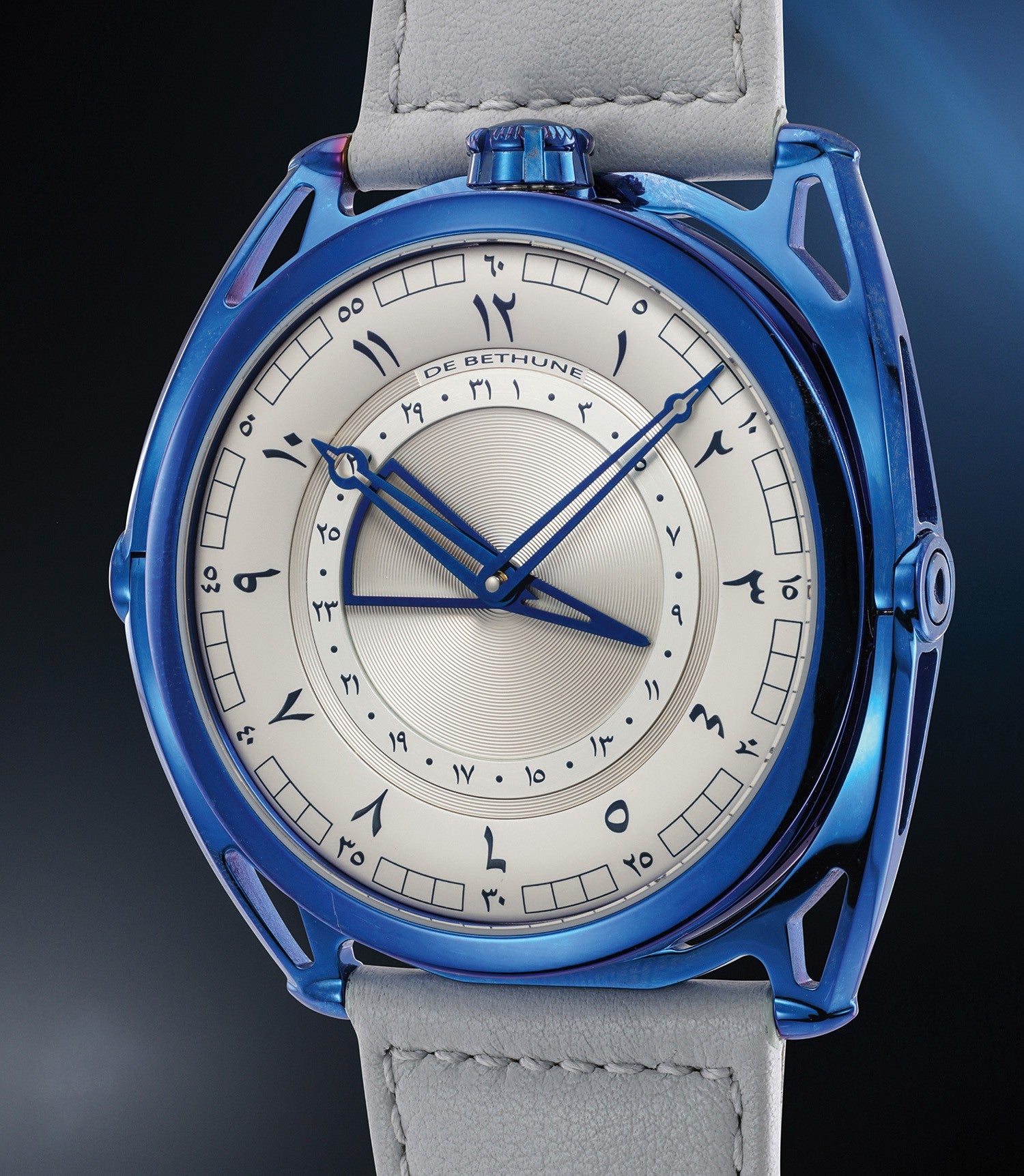 Ref. CS129
A unique cutting edge, technically impressive blued t