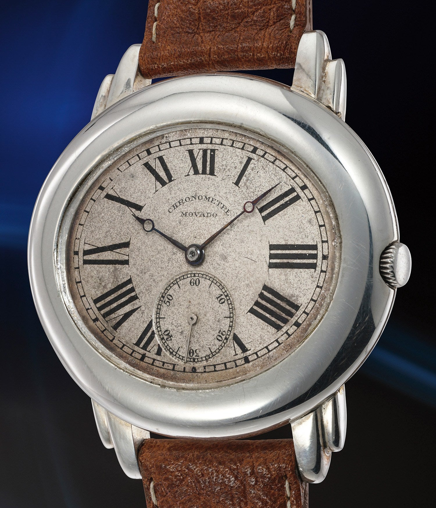 Ref. 2905
A rare and out-of-the-ordinary, oversized oval shaped