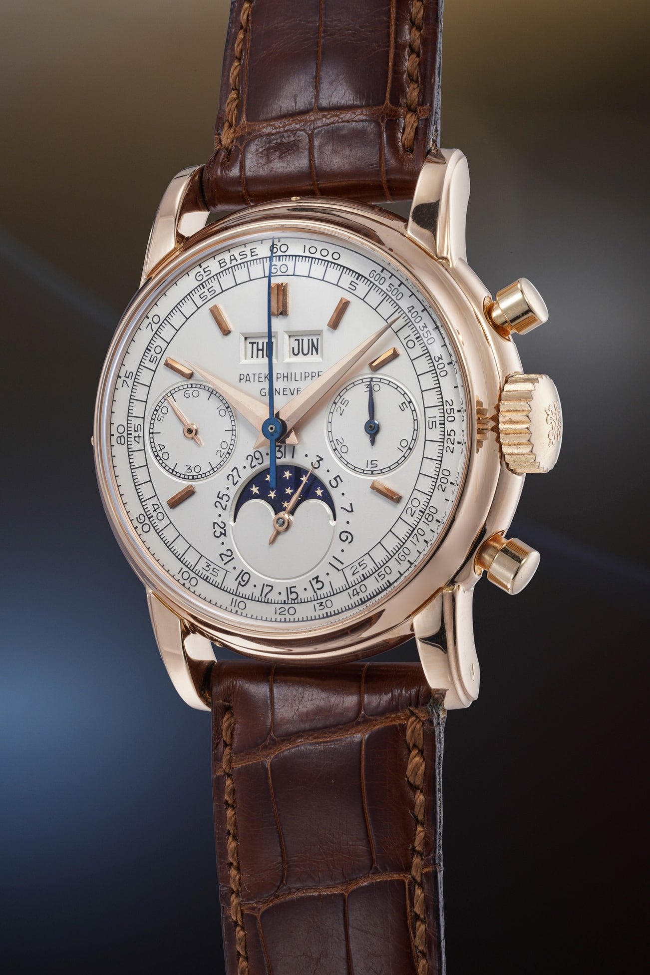 <p><strong>PATEK PHILIPPE</strong>, <em>Reference 2499 2nd Series in 18K pink gold </em></p>