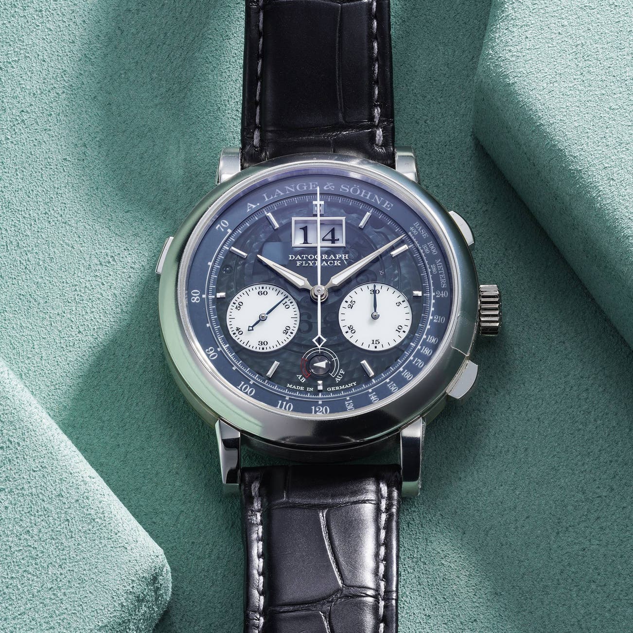 <p><strong>A. LANGE &amp; S&Ouml;HNE</strong> <em>Datograph AUF/AB &ldquo;Lumen&rdquo; in platinum</em>, CHF100,000&ndash;200,000</p>
