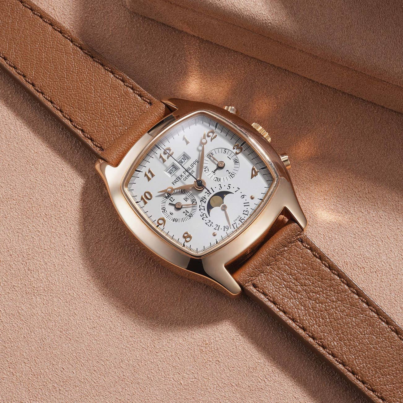 <p><strong>PATEK PHILIPPE</strong> <em>ref. 5020 in pink gold</em>, CHF80,000&ndash;160,000</p>
