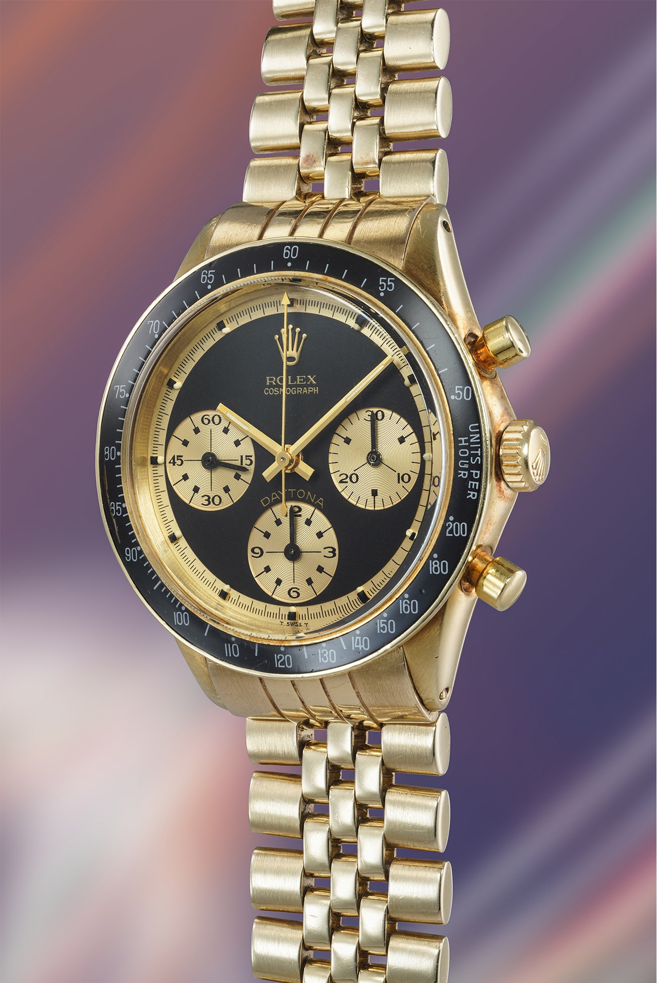 <p><strong>ROLEX</strong> <em>Cosmograph Daytona "John Player Special" Ref. 6241 in 14k yellow gold,</em> CHF800,000–1,600,000</p>