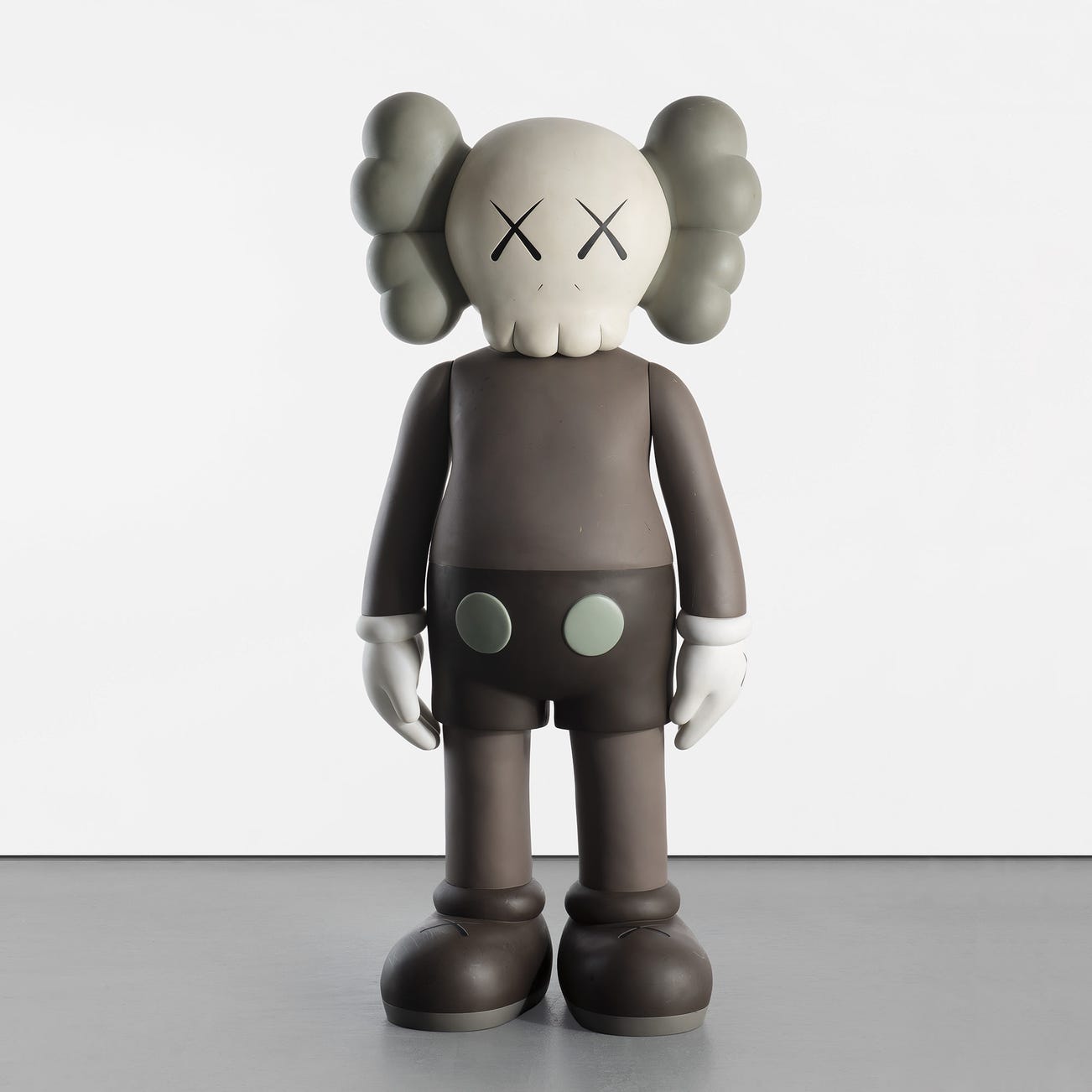 <p><strong>KAWS</strong> <em>4FT COMPANION (BROWN)</em>, 2007</p>
