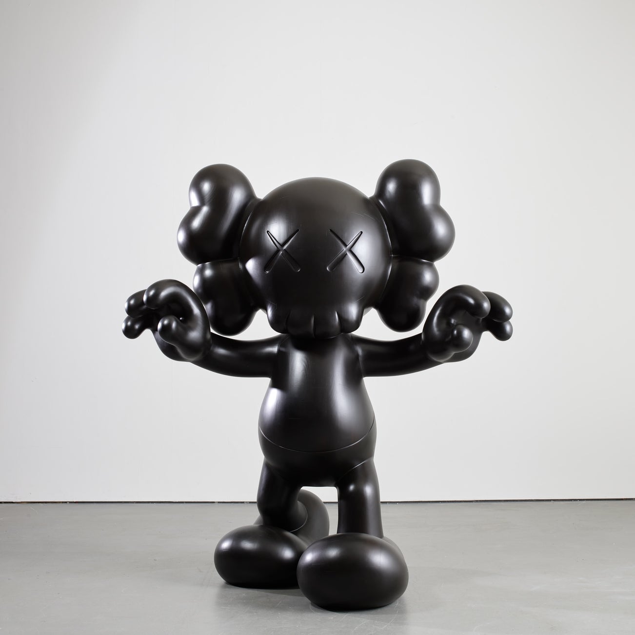 <p><strong>KAWS</strong> <em>Final Days,</em> 2014</p>