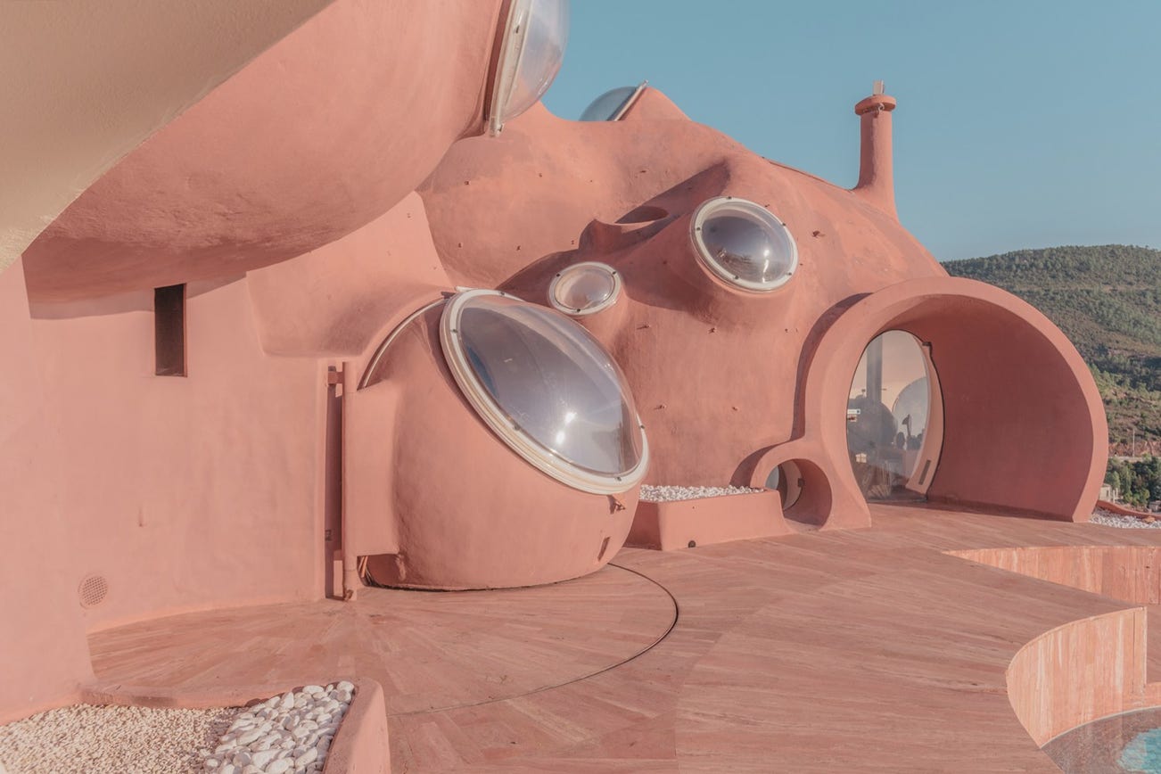 <p>Exterior of Palais Bulles, Théoule-sur-Mer, France</p>