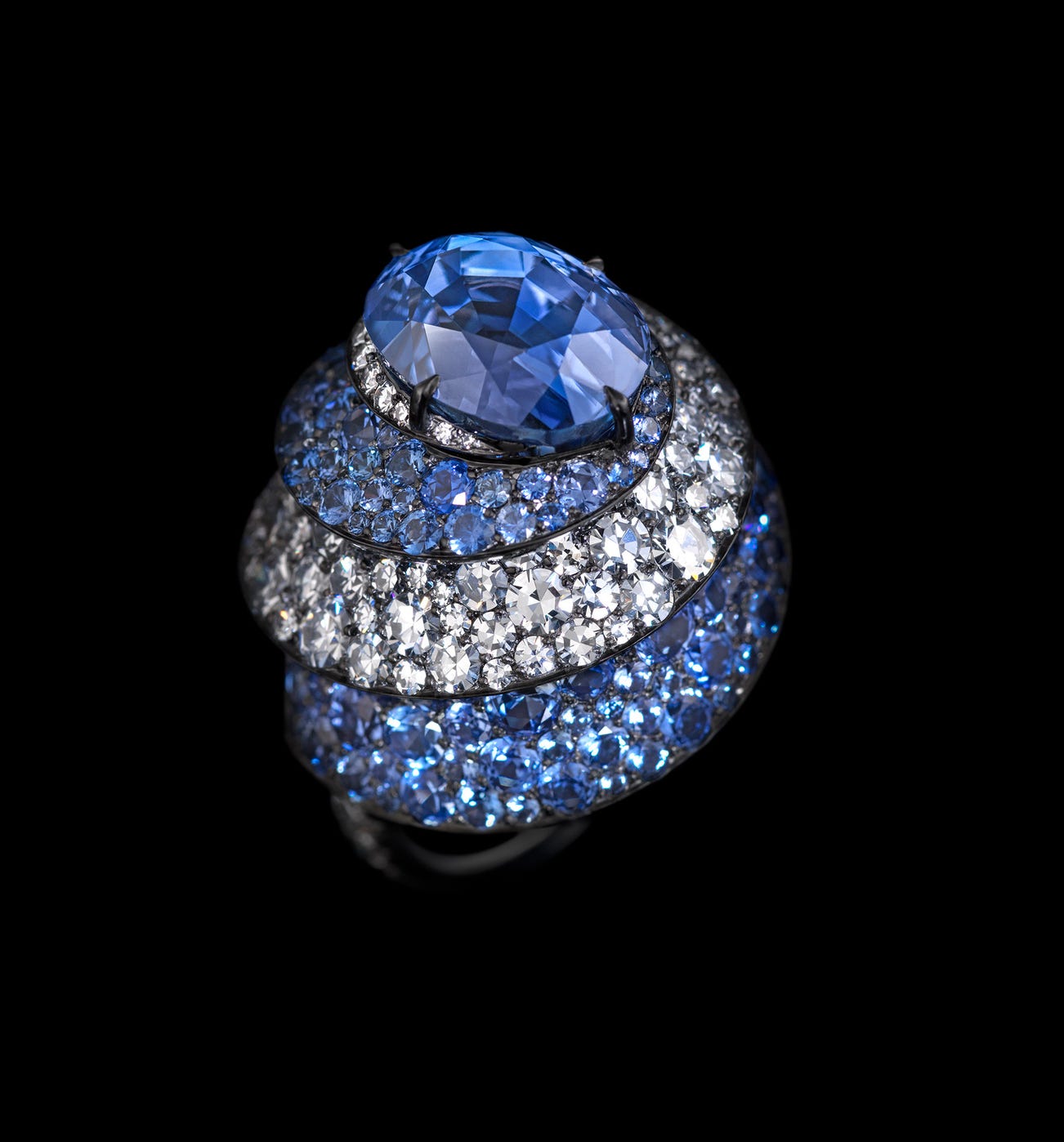 <b>RIBBON RING</b> sapphires, silver, diamonds and gold © Lauren Adriana, photographed by Richard Valencia