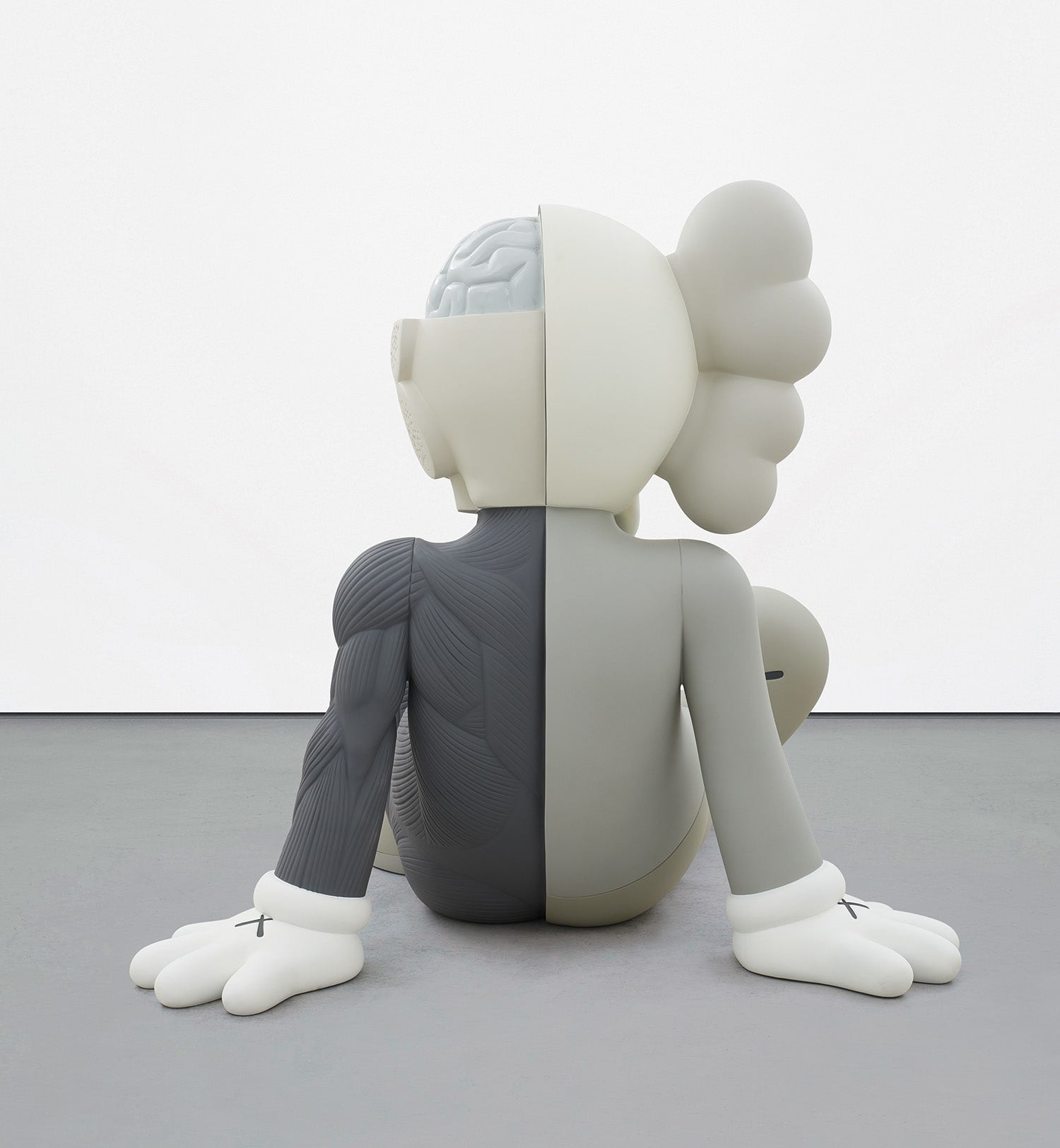 KAWS COMPANION (RESTING PLACE) グレー 103: KAWS (BRIAN DONNELLY), Resting Place Companion (Gray