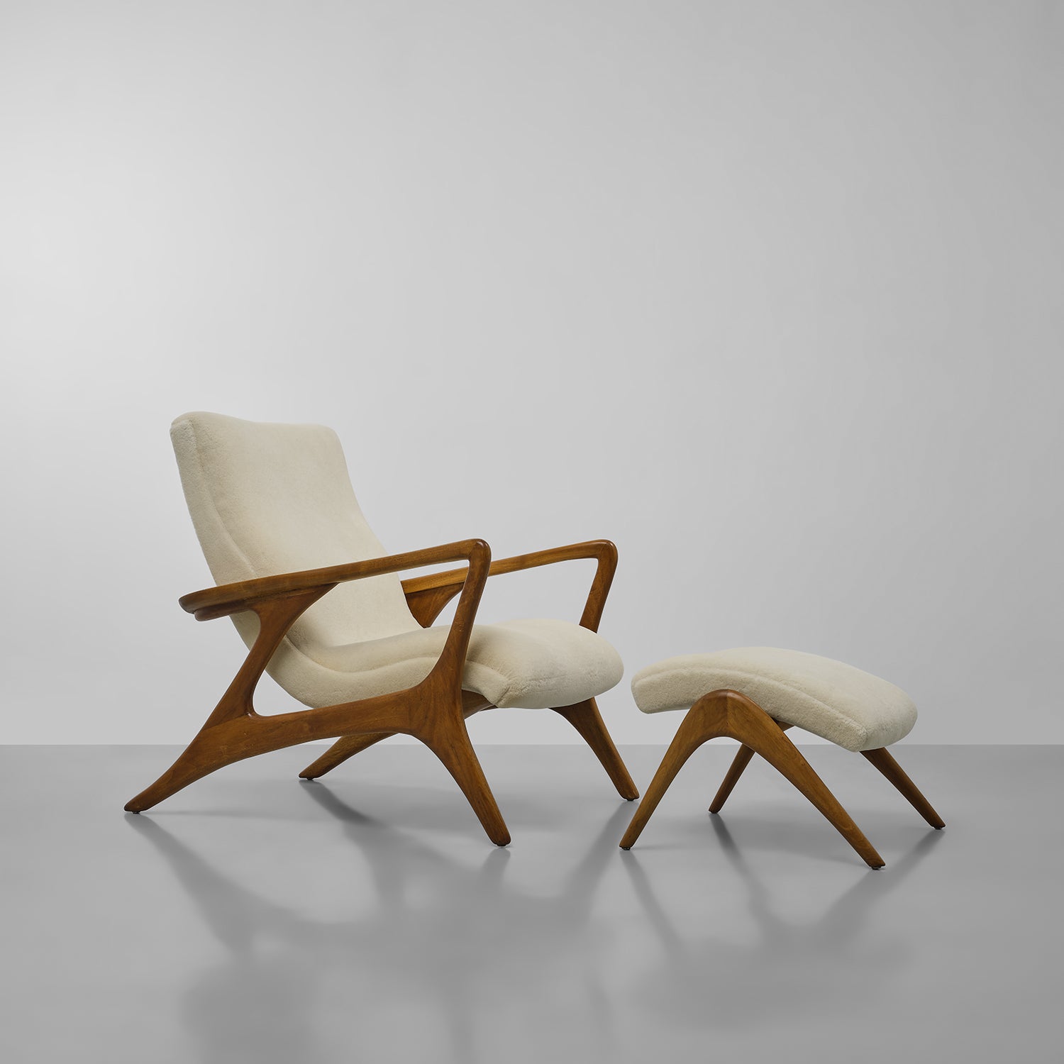 Vladimir Kagan: Works for Sale, Upcoming Auctions & Past Results