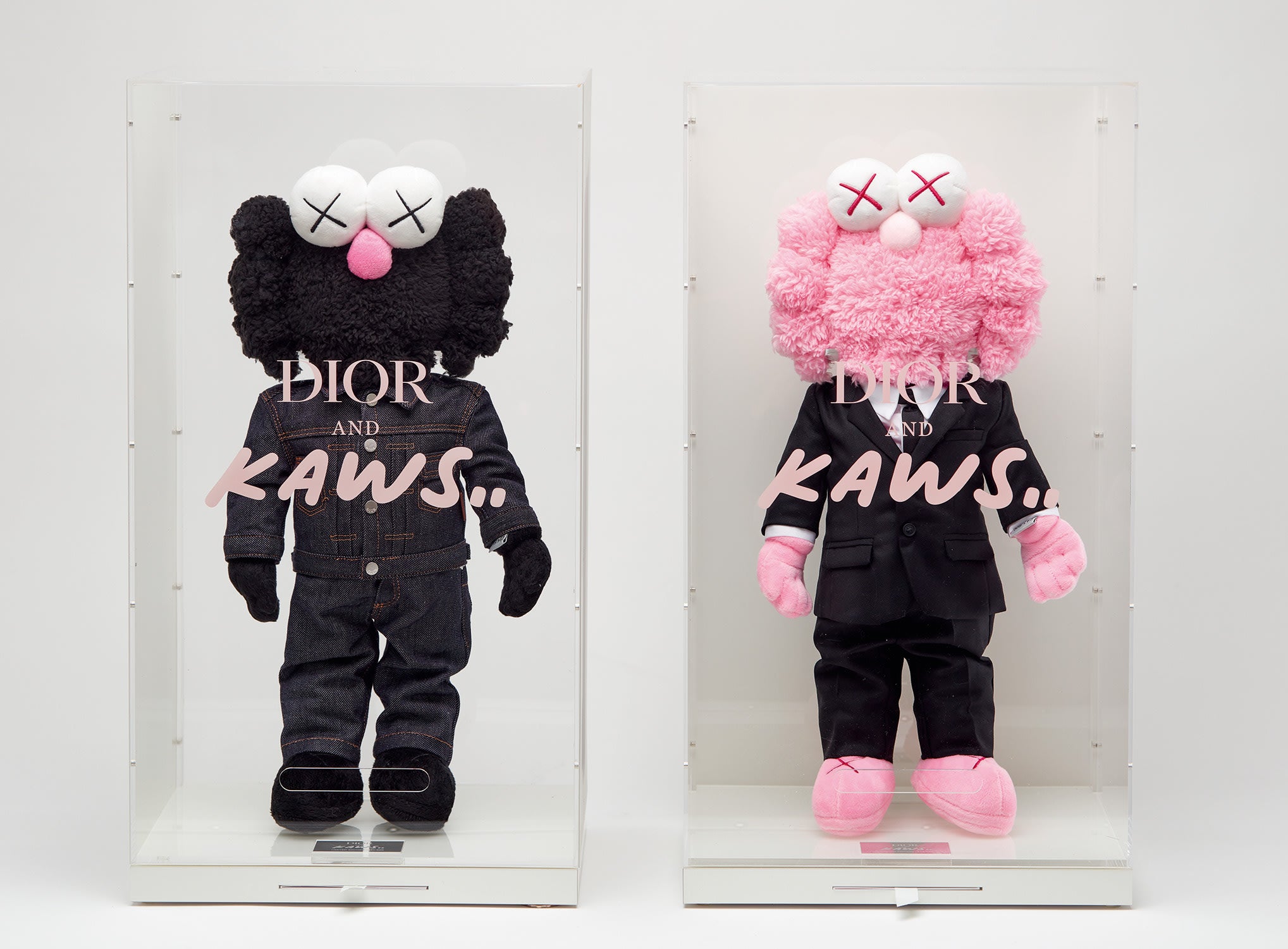 kaws dior 香水入れ ユンがディオール x カウズの香水ケースを公開 | Hypebeast.JP