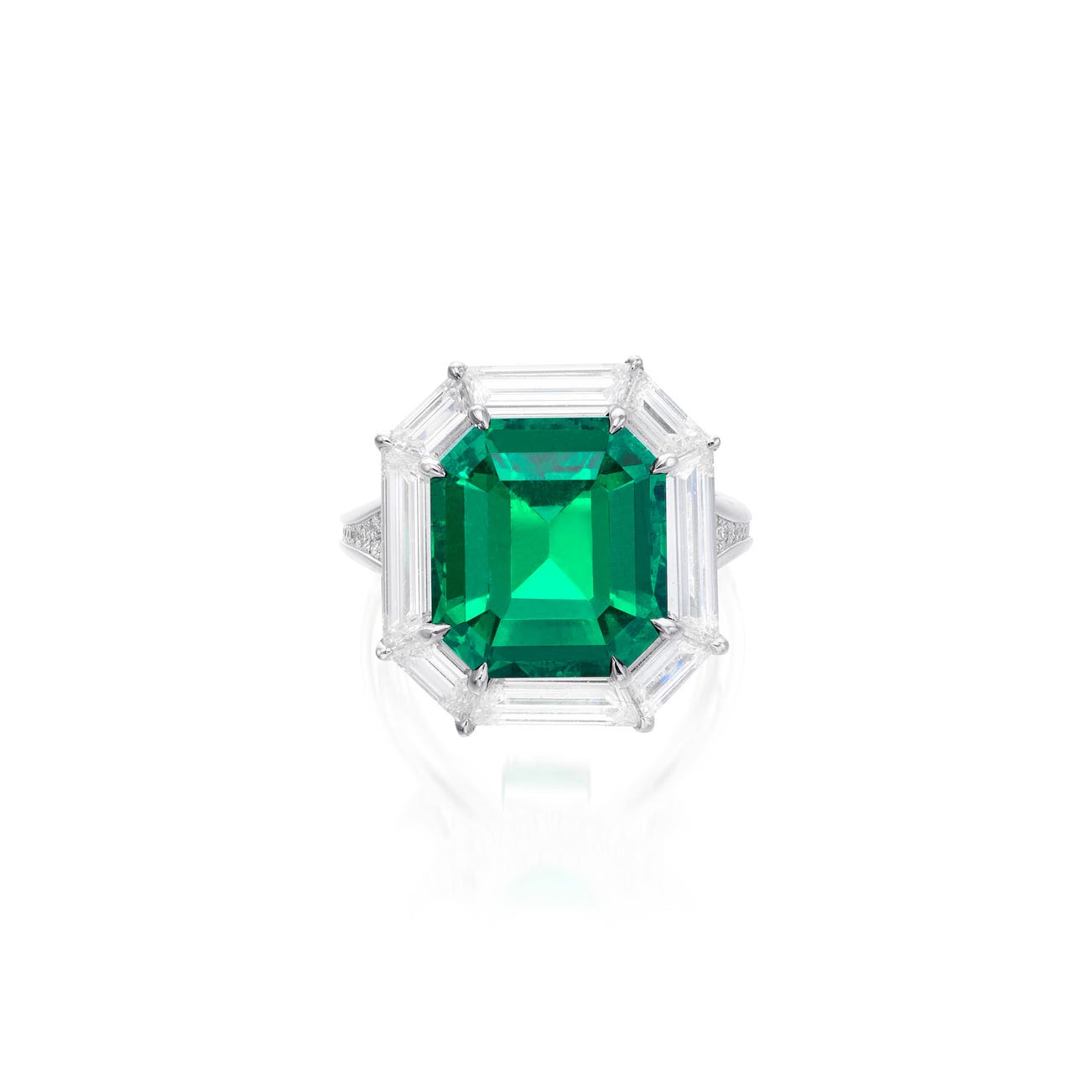 <p><em>Emerald and Diamond Ring</em>, HK$4,800,000&ndash;6,500,000</p>
