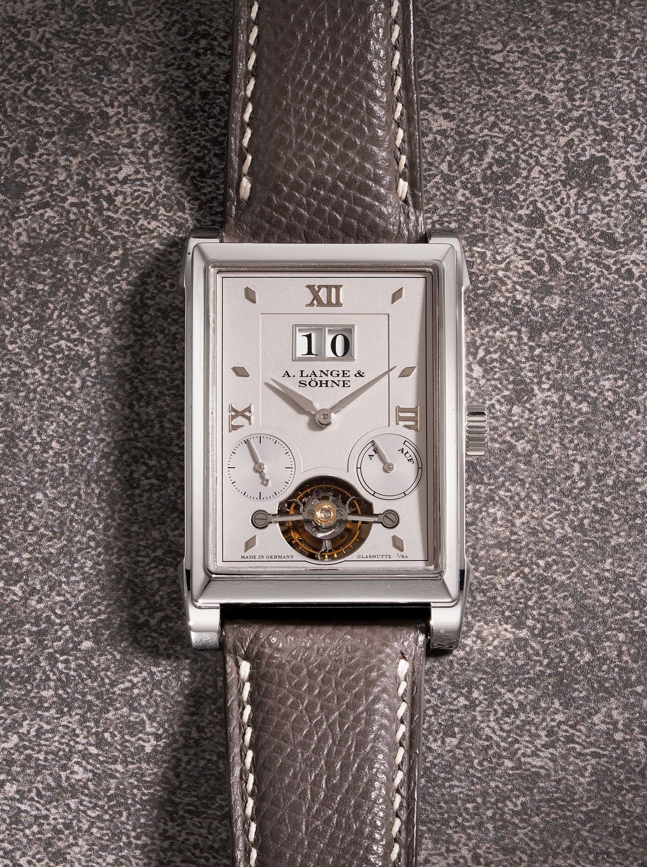 <p><strong>A. LANGE &amp; S&Ouml;HNE</strong>&nbsp;<em>Cabaret Tourbillon Ref. 703.025F &nbsp;in platinum</em>, HK$320,000-640,000</p>
