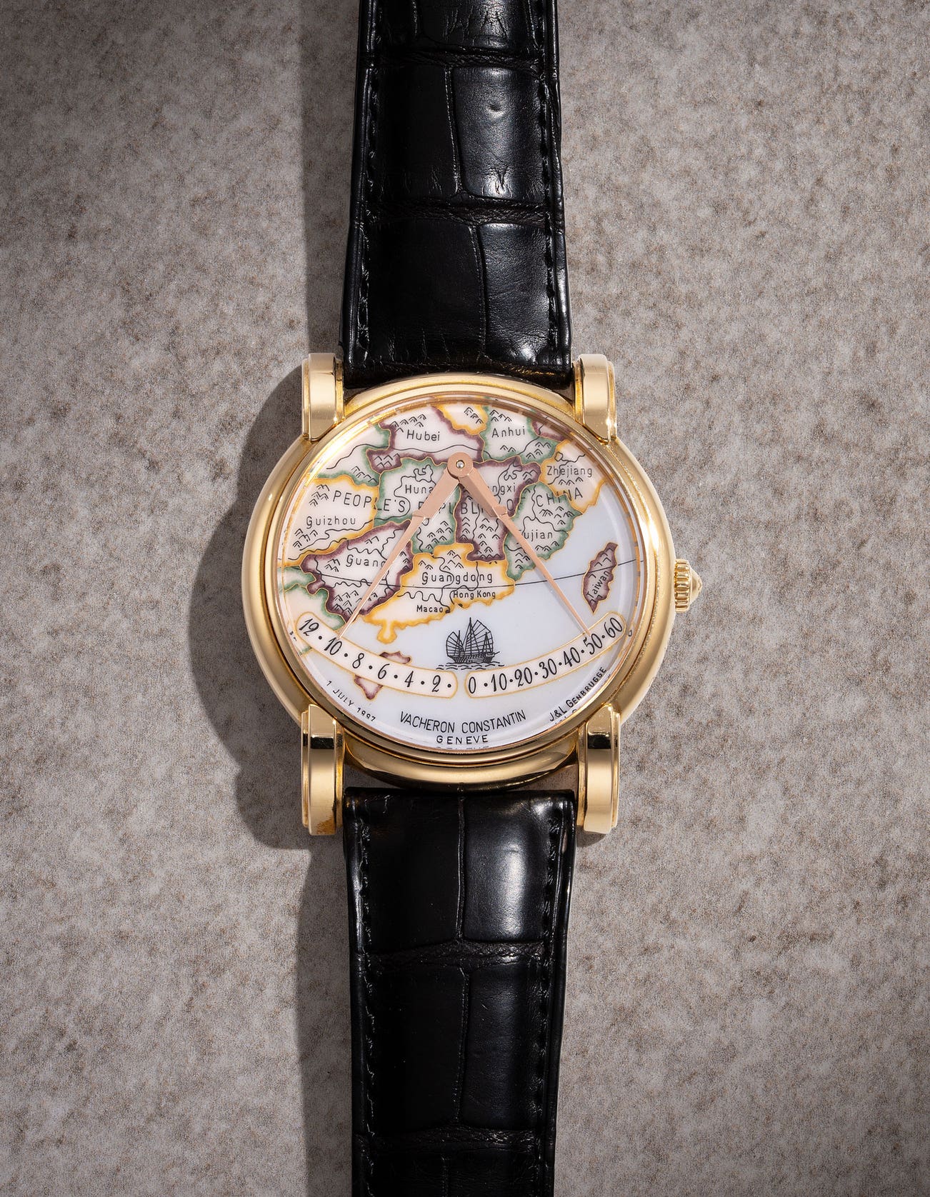 <p><strong>VACHERON CONSTANTIN</strong> <em>1997 Mercator Ref. 43050 in pink gold</em>, HKD 250,000 &ndash; 450,000</p>

