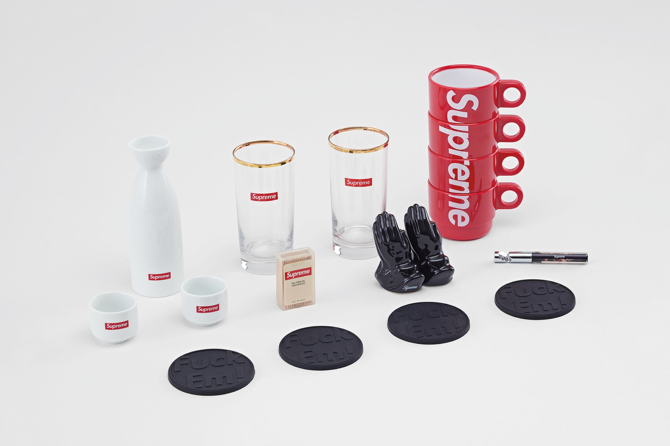 Supreme sake set Supreme - SAKE SET | HBX