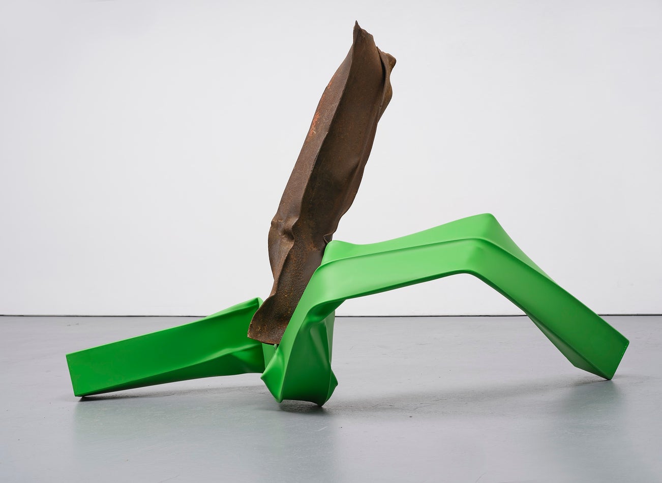 <p><strong>CAROL BOVE</strong> <em>Snake, </em>2016</p>
