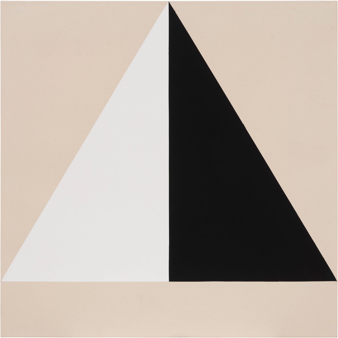<p><strong>CARMEN HERRERA</strong> <em>Blanco y Negro,&nbsp;</em>$250,000&ndash;350,000</p>
