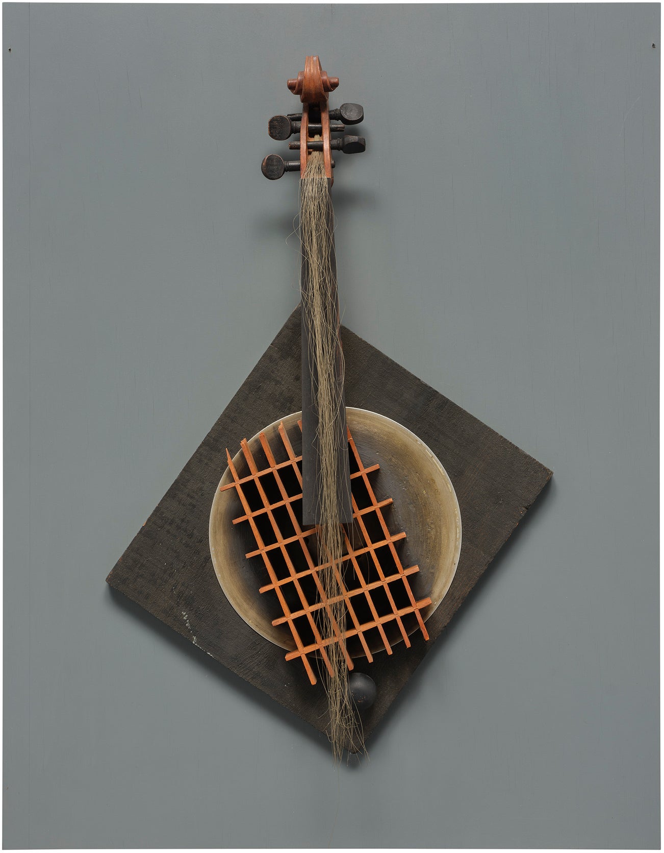 <p><strong>MAN RAY </strong><em>Silent Harp, </em>1943</p>
