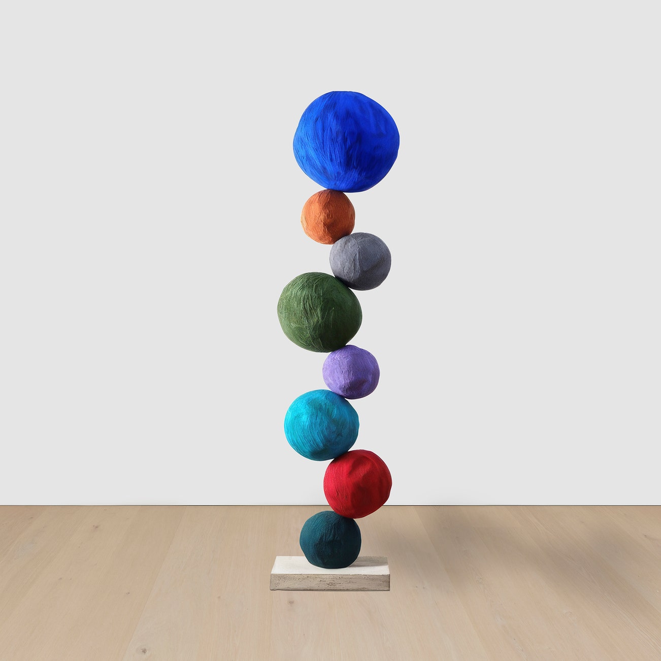 <p><strong>ANNIE MORRIS</strong> <em>Stack 8, Ultramarine Blue,</em> $250,000 &ndash; 350,000</p>
