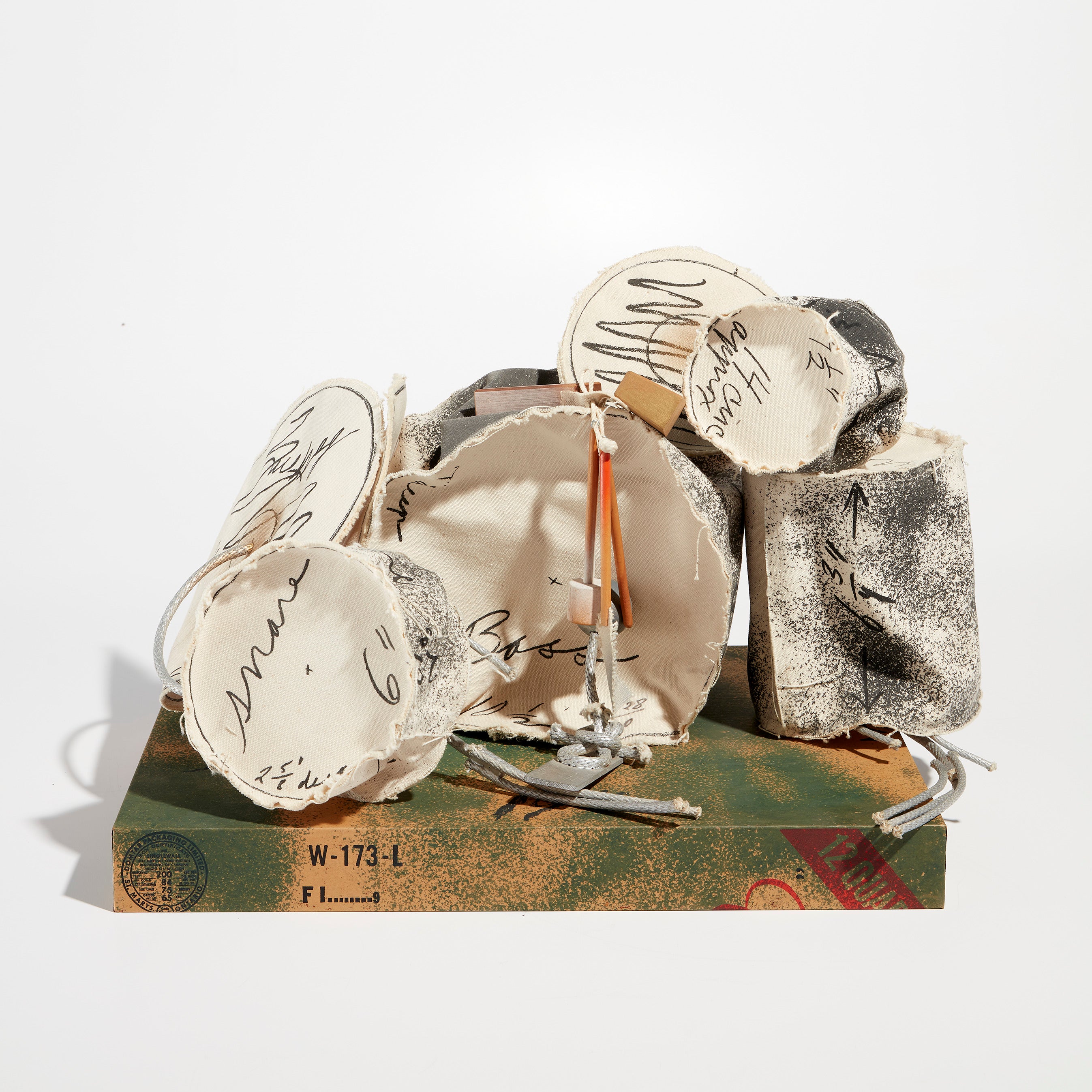 アート・デザイン・音楽 Printed Stuff: Claes Oldenburg 1958-1996 Claes Oldenburg: Works for Sale, Upcoming Auctions & Past Results