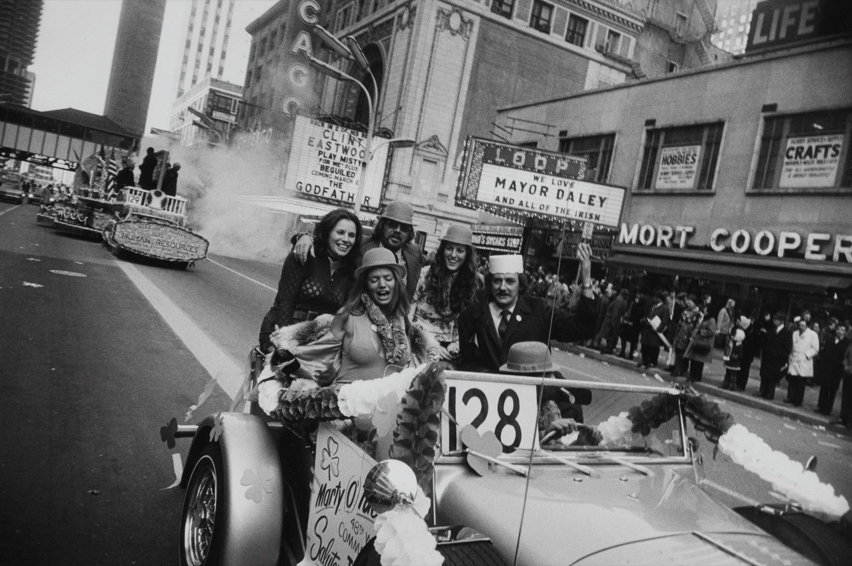 Garry Winogrand: Works for Sale, Upcoming Auctions & Past Results