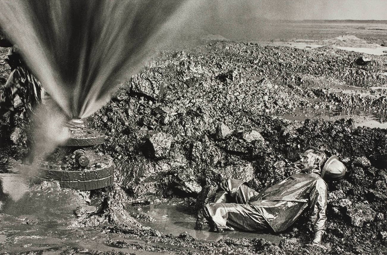 <p><strong>SEBASTI&Atilde;O SALGADO</strong> <em>Fallen Worker, Kuwait Oil Fields,&nbsp;</em>$10,000&ndash;15,000</p>
