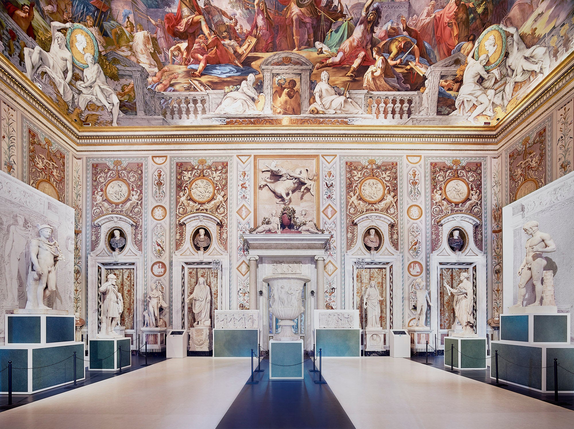 <p><strong>CANDIDA H&Ouml;FER</strong> <em>Villa Borghese Roma IV,</em> $30,000-50,000</p>
