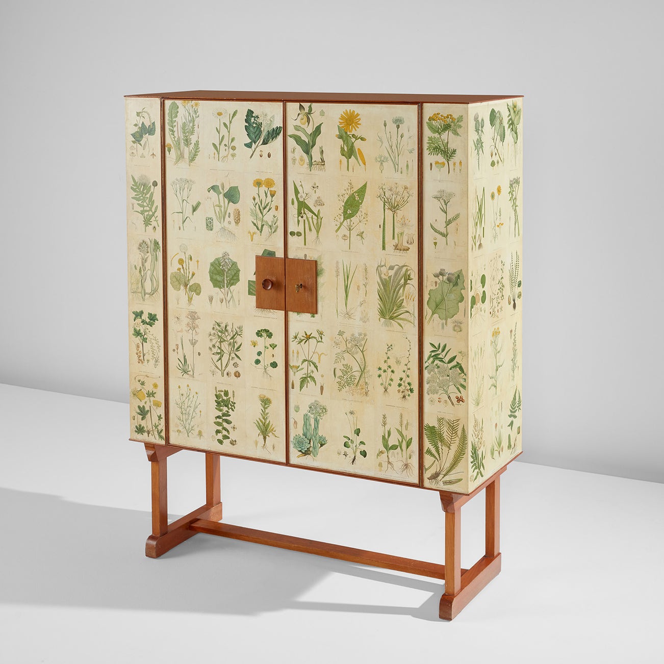 "Flora" cabinet, model no. 852