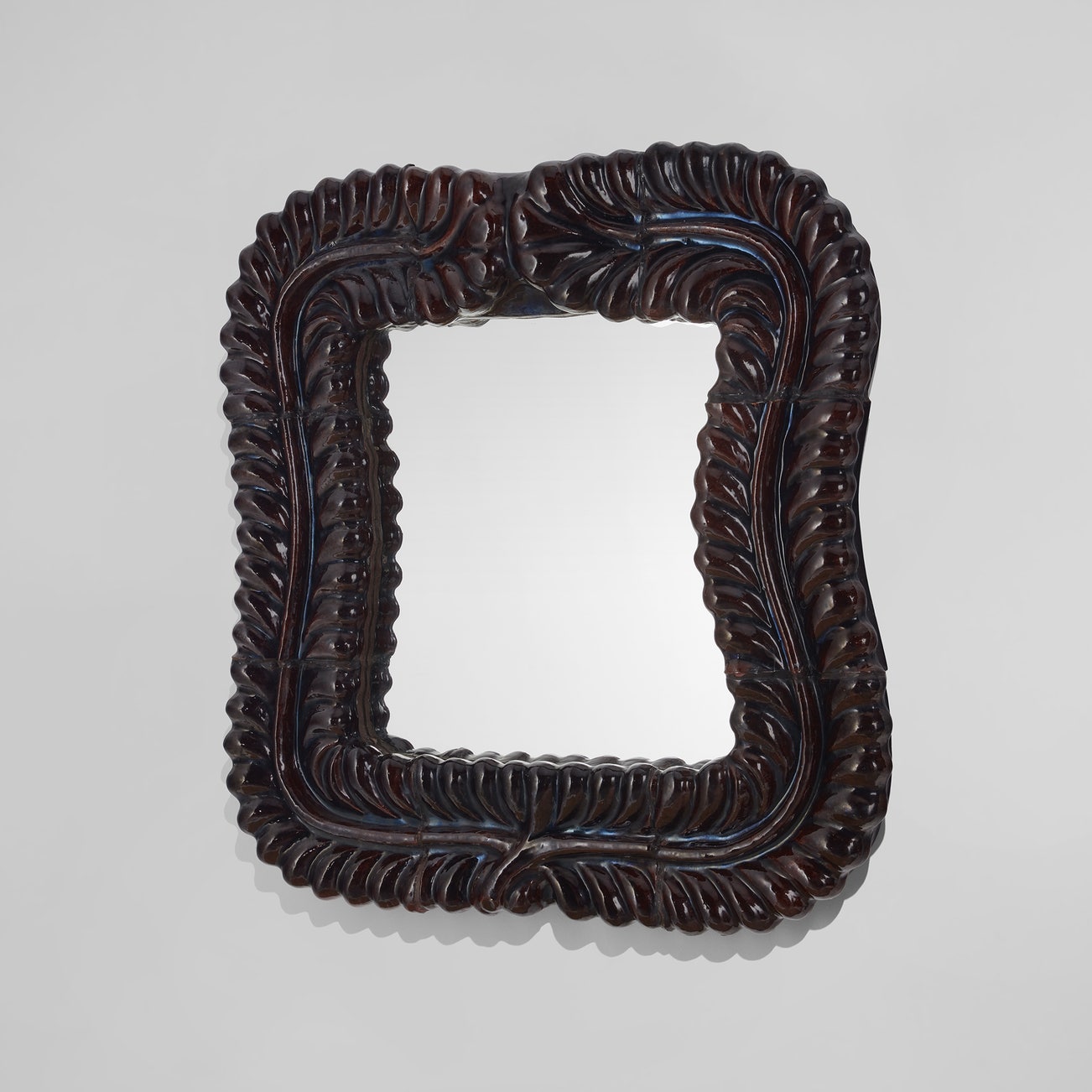 <p><strong>GEORGES JOUVE</strong><em> Large mirror,</em> $50,000&ndash;70,000</p>
