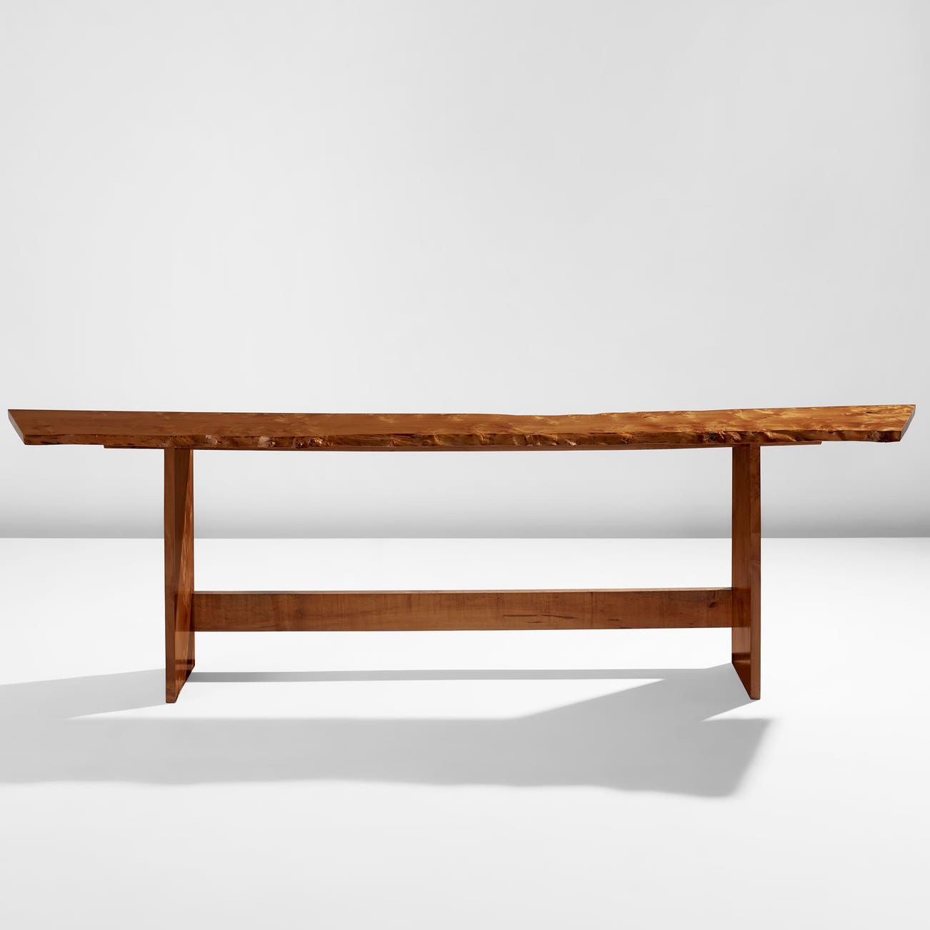 <p><strong>GEORGE NAKASHIMA</strong> <em>Console or headboard,</em> 1974</p>
