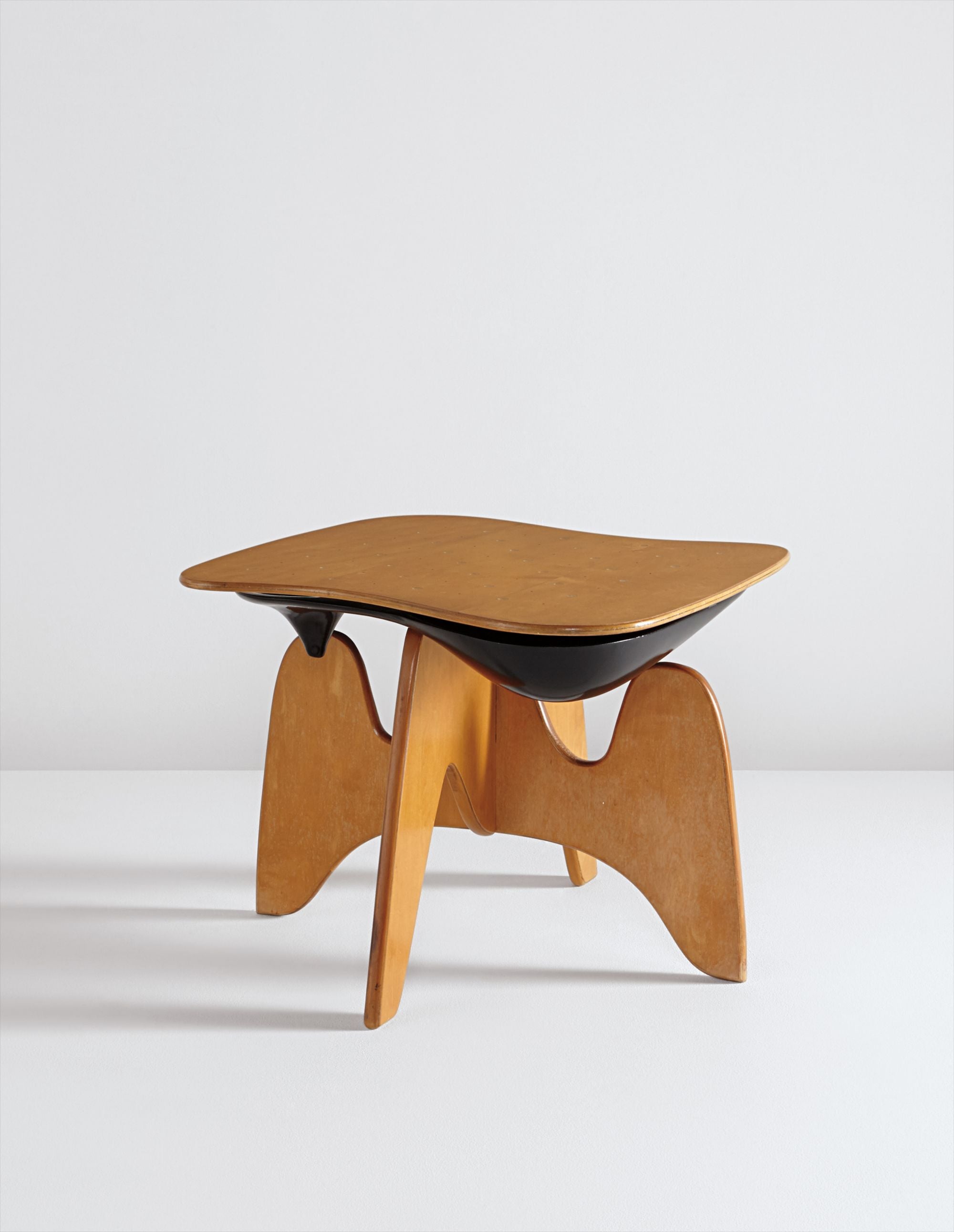 ★ Isamu  ★ Isamu Noguchi The Collector: Icons of Design
