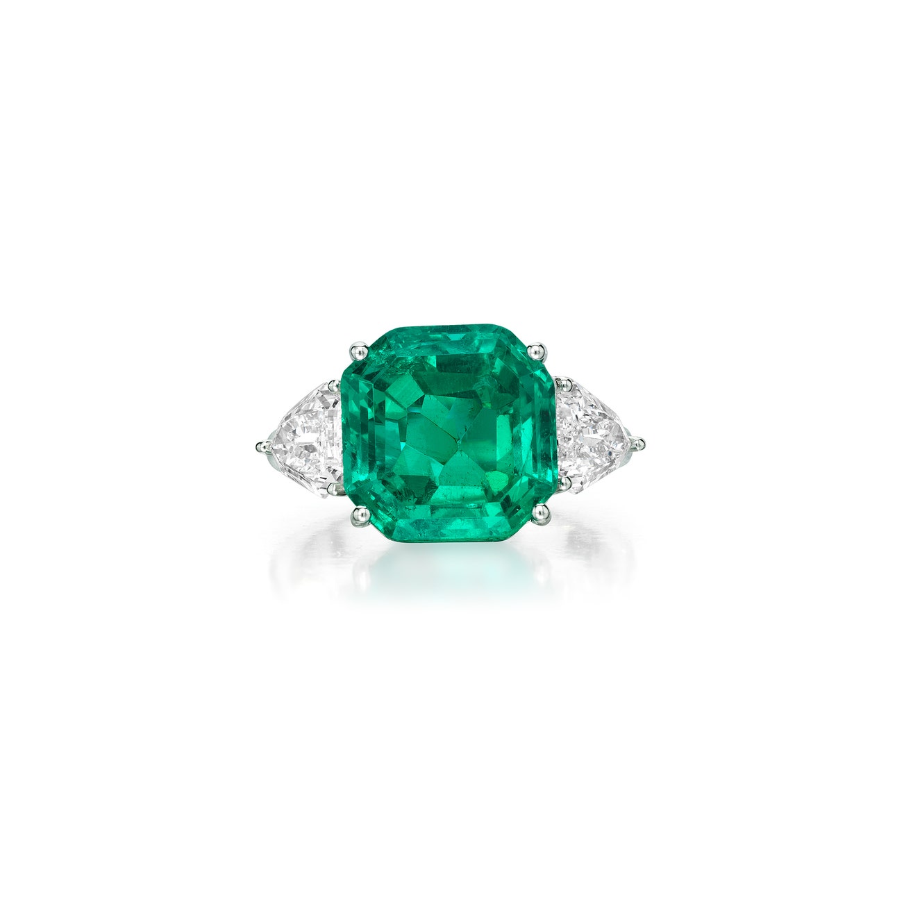 <p><em>Emerald and Diamond Ring, 8.08 carats, </em>$120,000-180,000</p>