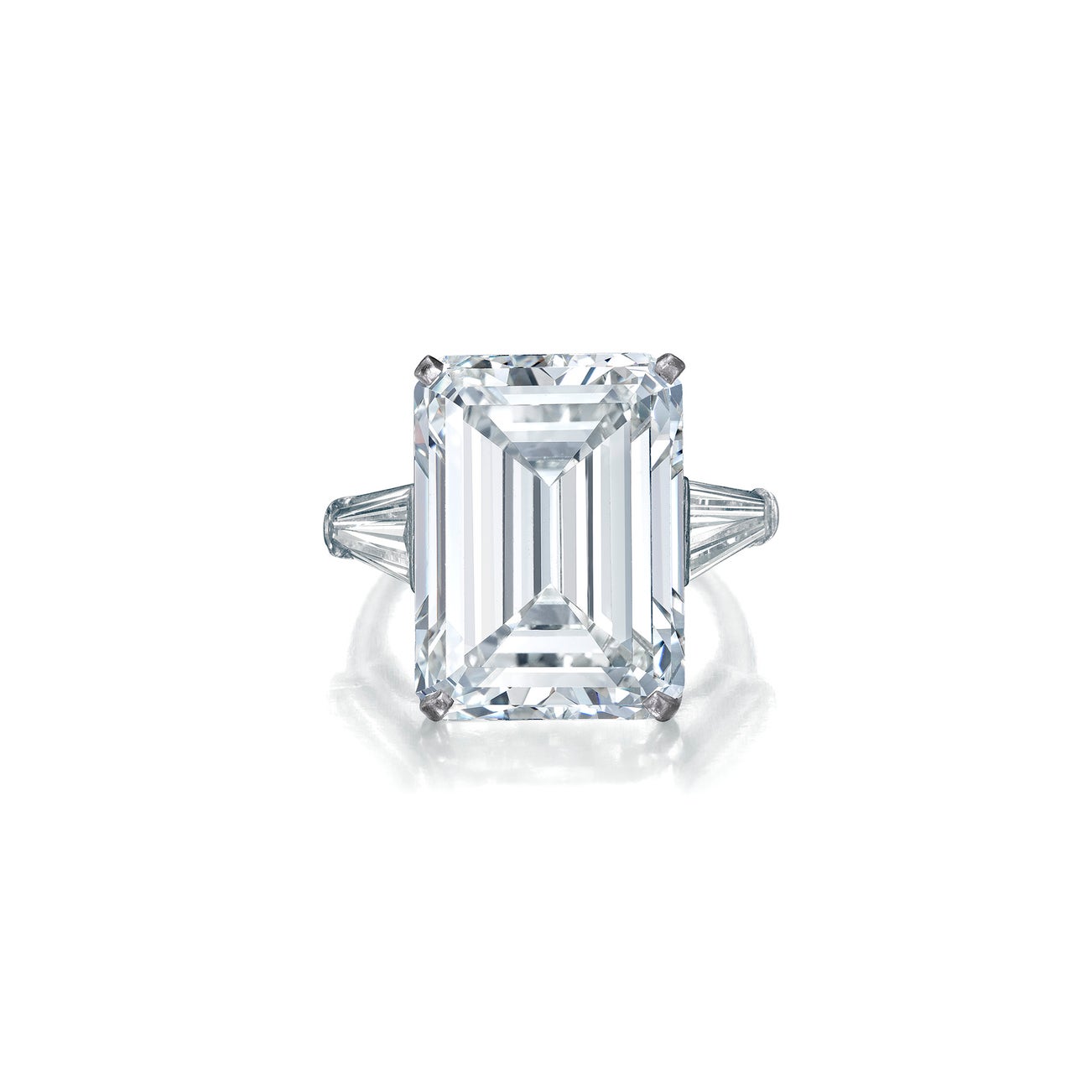 <p><em>Diamond Ring, 20.00 Carats,</em> $170,000 &ndash; 280,000</p>
