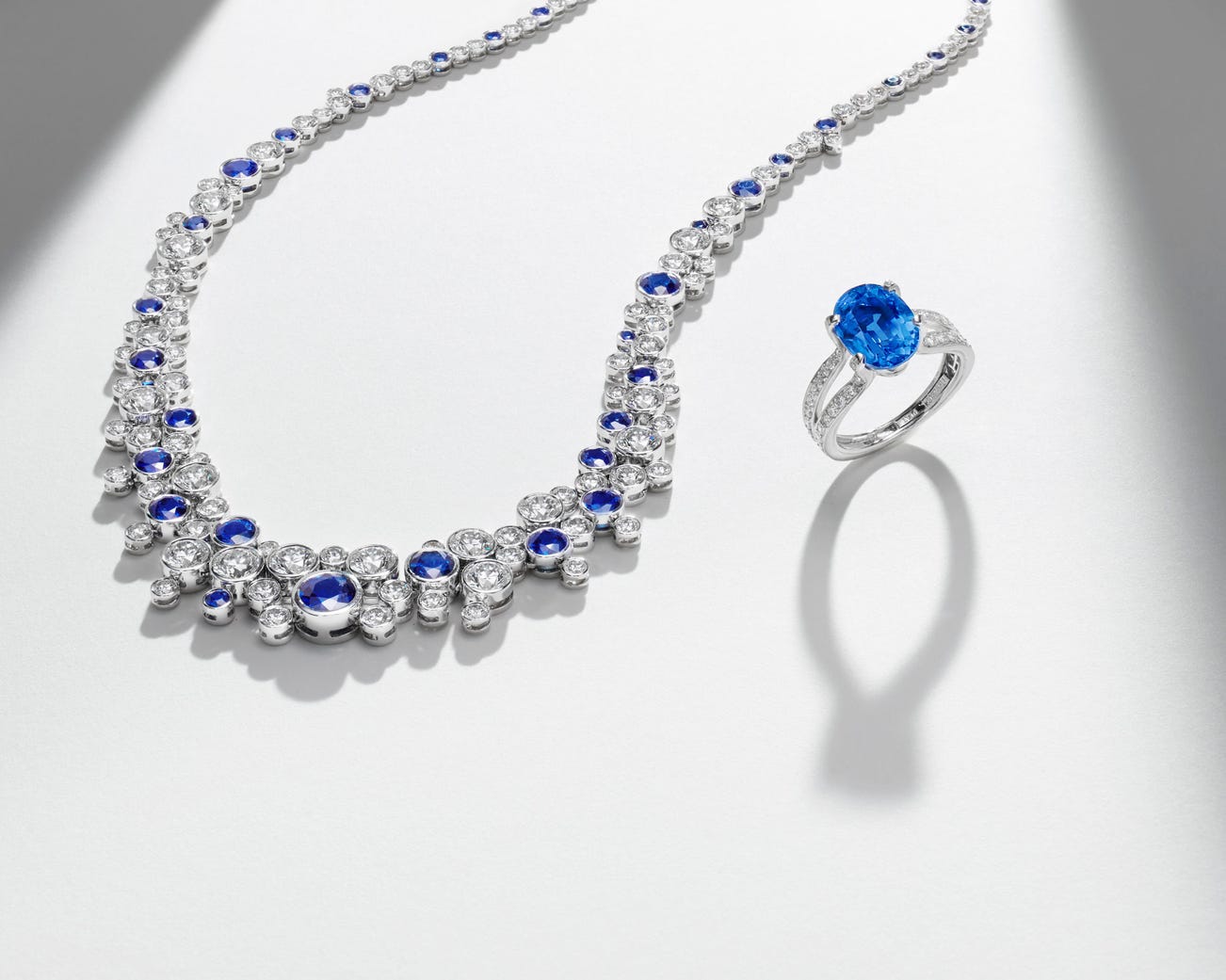 Jewels & More: Online Auction