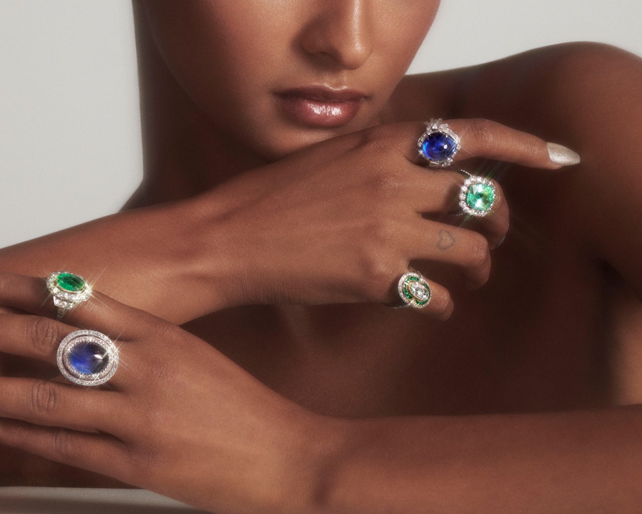 Jewels & More: Online Auction