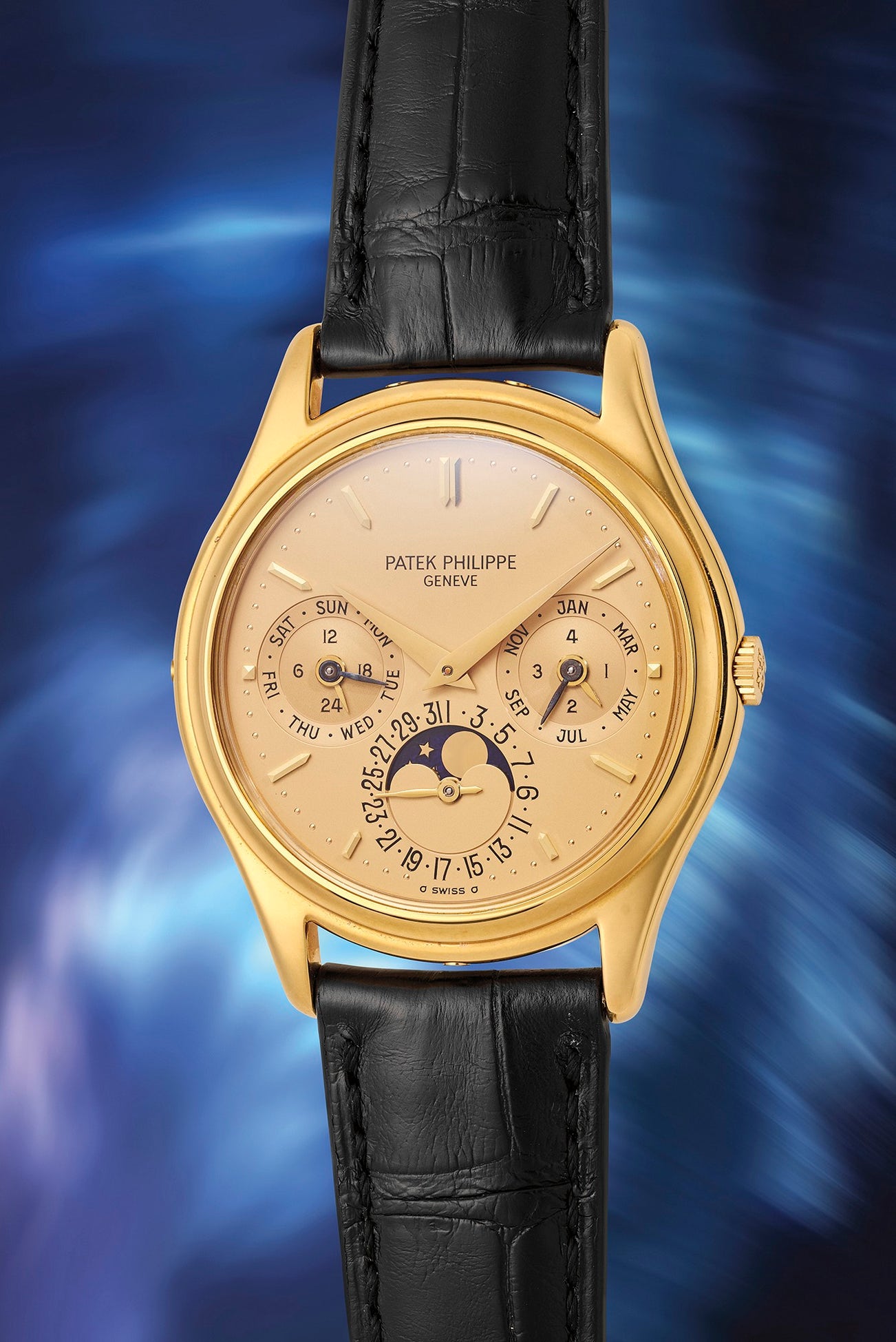 <p><strong>PATEK PHILIPPE</strong><em> Ref. 3940J with doré dial</em></p>