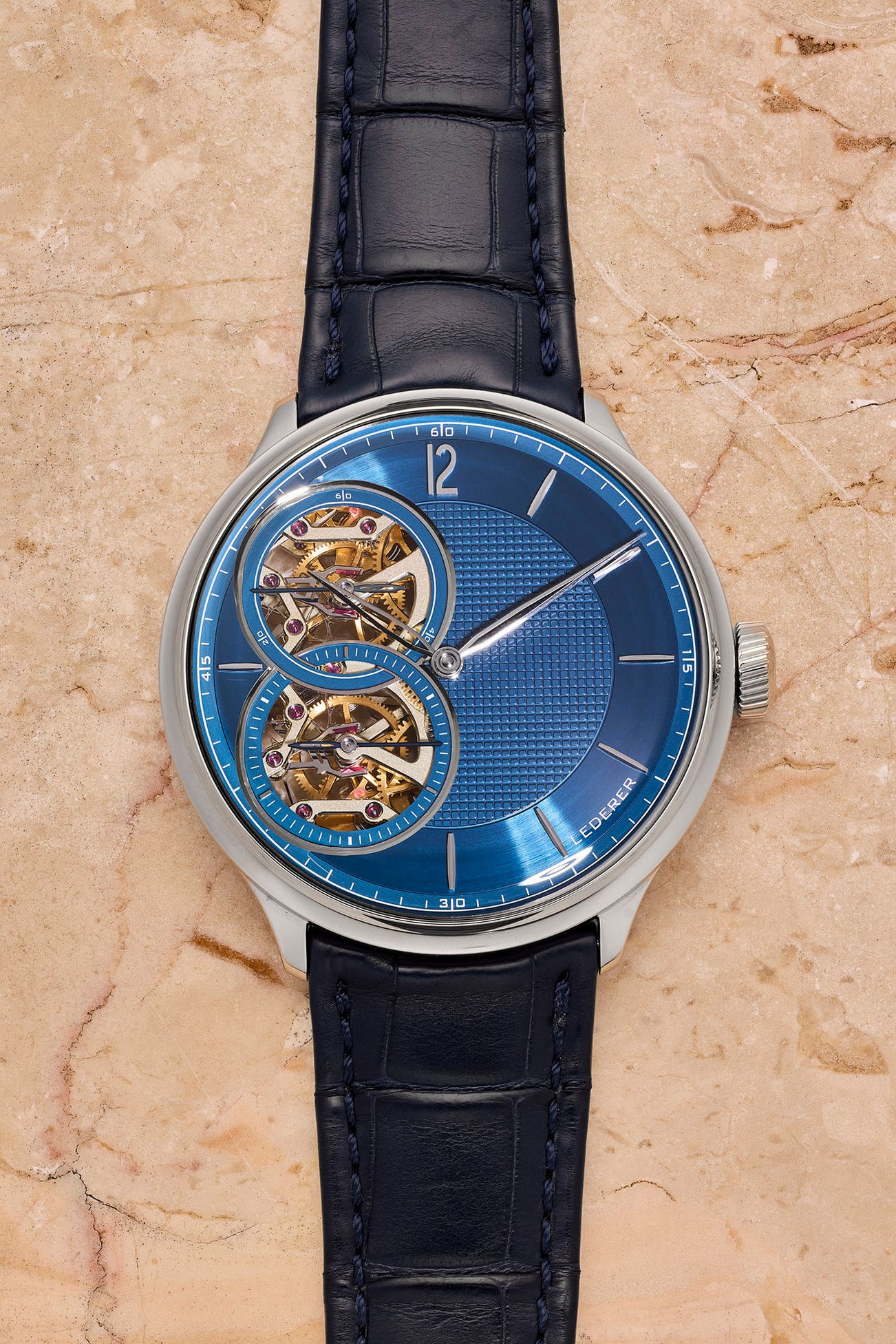 <p><strong>LEDERER</strong>&nbsp;<em>Central Impulse Chronometer, 18K white gold</em></p>
