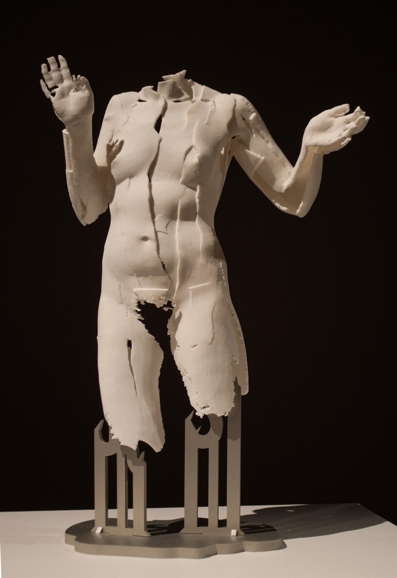 <b>SOPHIE KAHN</b> <i>Période des attitudes passionelles, J</i>, 2014