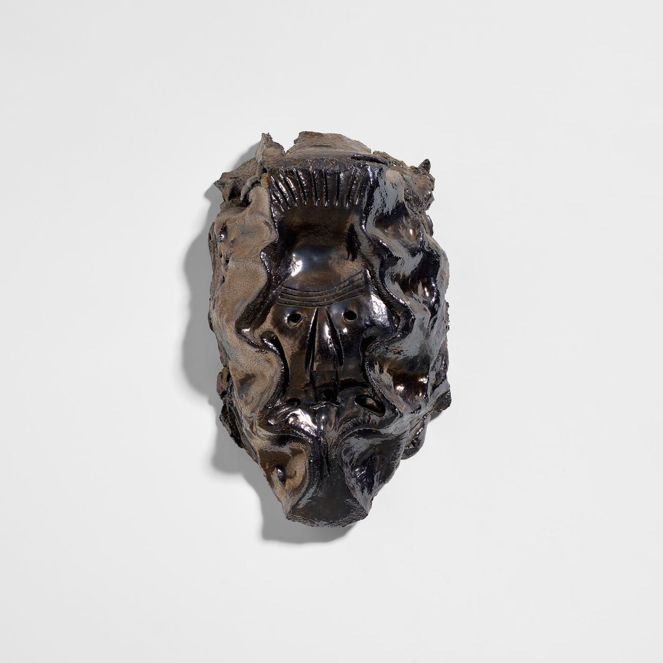 <p><strong>THOMAS SCHÜTTE</strong> <em>Mask (No. 5),</em> £40,000–60,000</p>