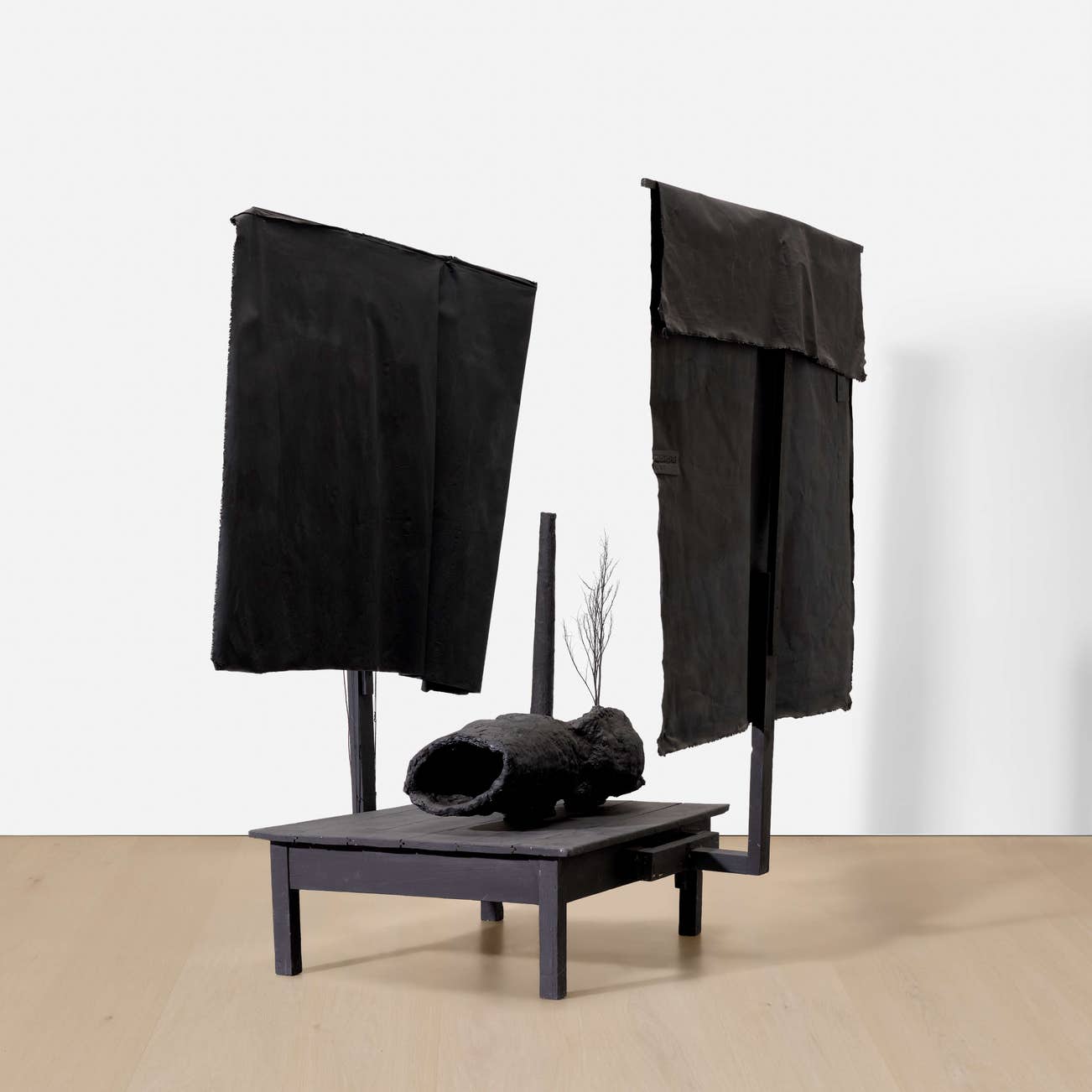 <p><strong>MARK MANDERS</strong> <em>Untitled (Fragment Landscape)</em>, &pound;15,000&ndash;20,000</p>
