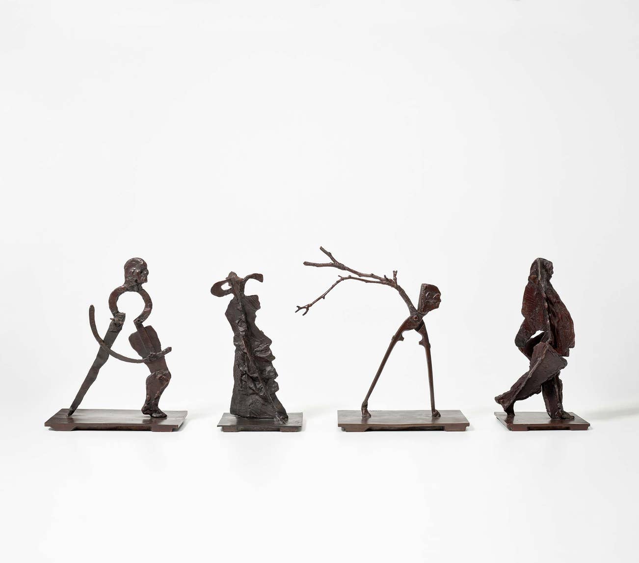 <p><strong>WILLIAM KENTRIDGE</strong> <em>Promenade II,</em> &pound;40,000&ndash;60,000</p>
