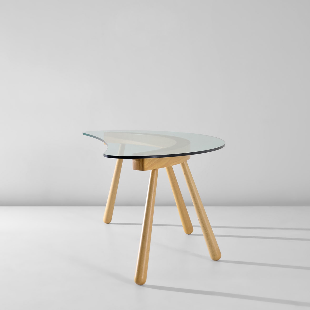 'Boomerang' desk