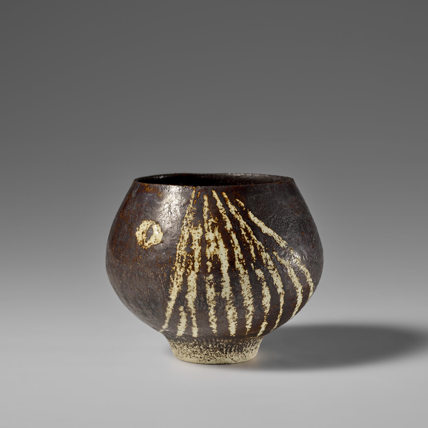 Hans Coper 陶芸作品集 HANS COPER—LESS MEANS MORE (Press Release) - Oregon Jewish Museum