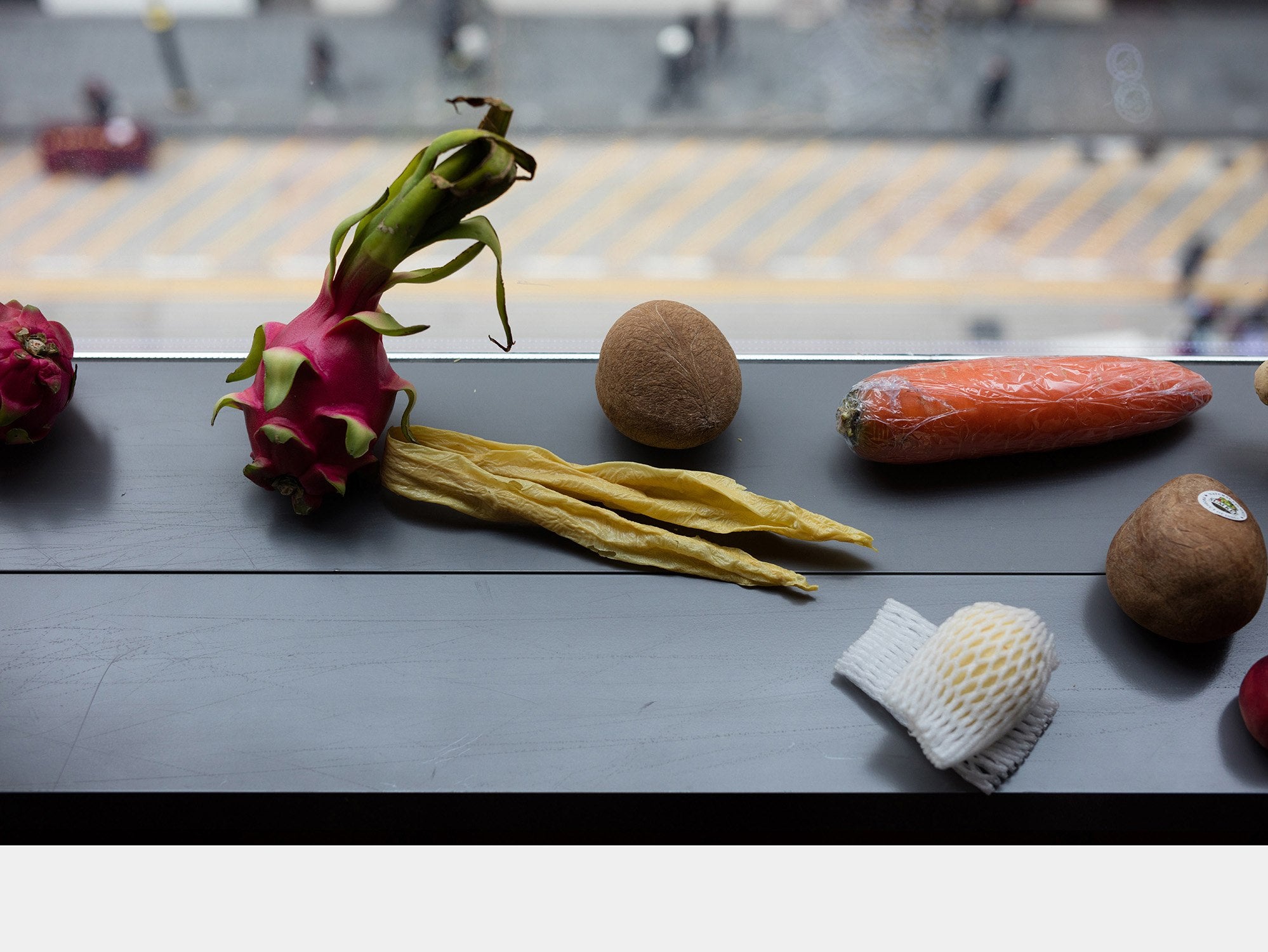 Wolfgang Tillmans Bloom: Online Auction