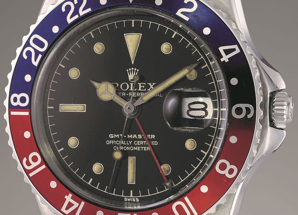 A Look in the Mirror: Admiring the Rolex Gilt / Gloss Dial
