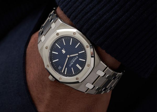 Understanding The Twin-Metal, Tone-On-Tone Royal Oak, The Ultimate In Stealth Wealth