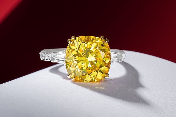 An Introduction to the Dazzling World of Colored Diamonds