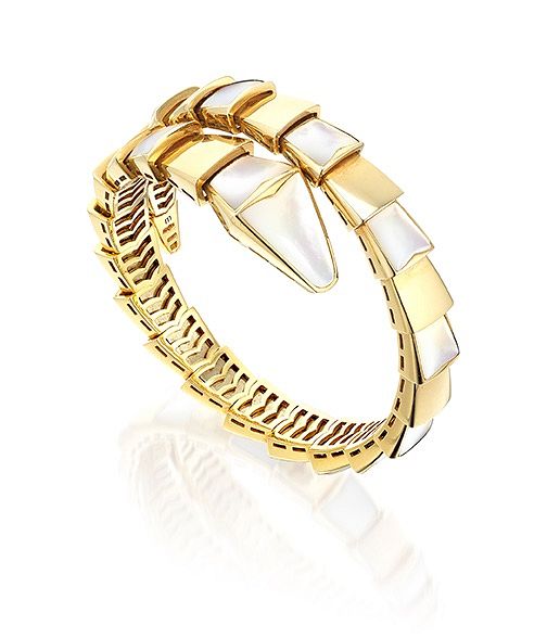 In Ages Past Unveiled: a Hundred Years of Iconic Jewelry