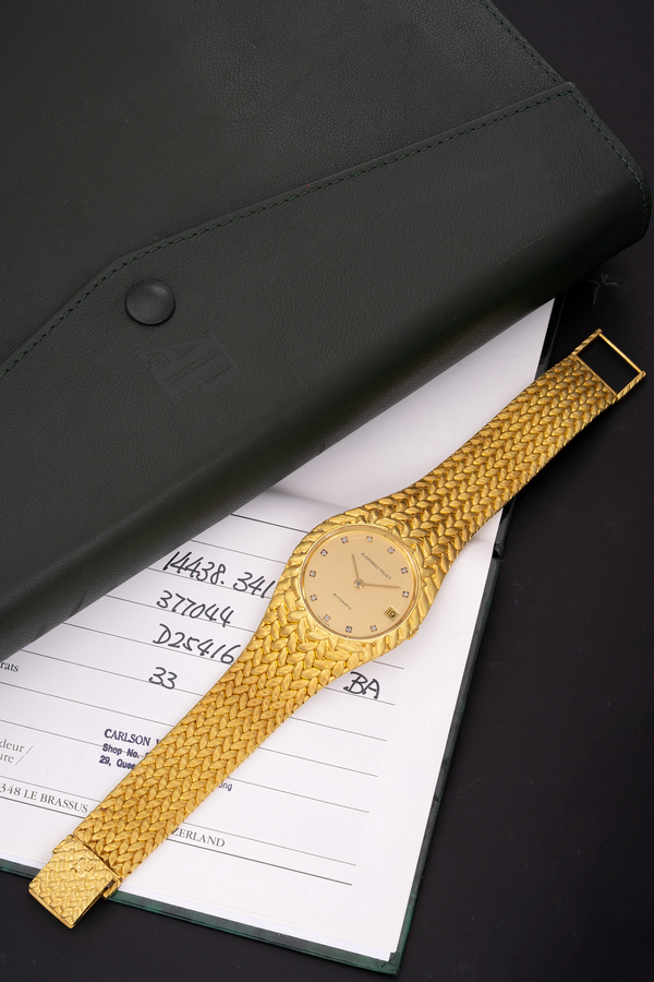 Specialists' Picks: The Phillips Hong Kong Sessions, Fall 2025 + IWC: Back to the 80s Online Auctions