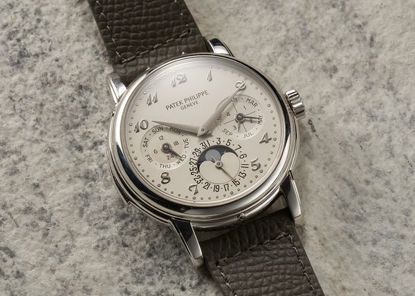 Collector Comparison: The Patek Philippe Minute Repeater Perpetual Calendar Ref. 3974 vs Ref. 5074