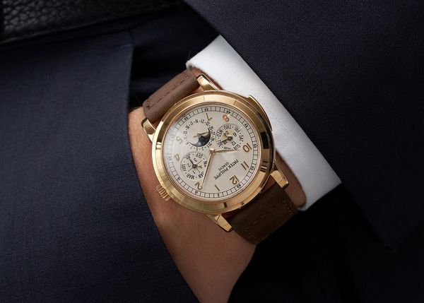 Collector Comparison: The Patek Philippe Minute Repeater Perpetual Calendar Ref. 3974 vs Ref. 5074